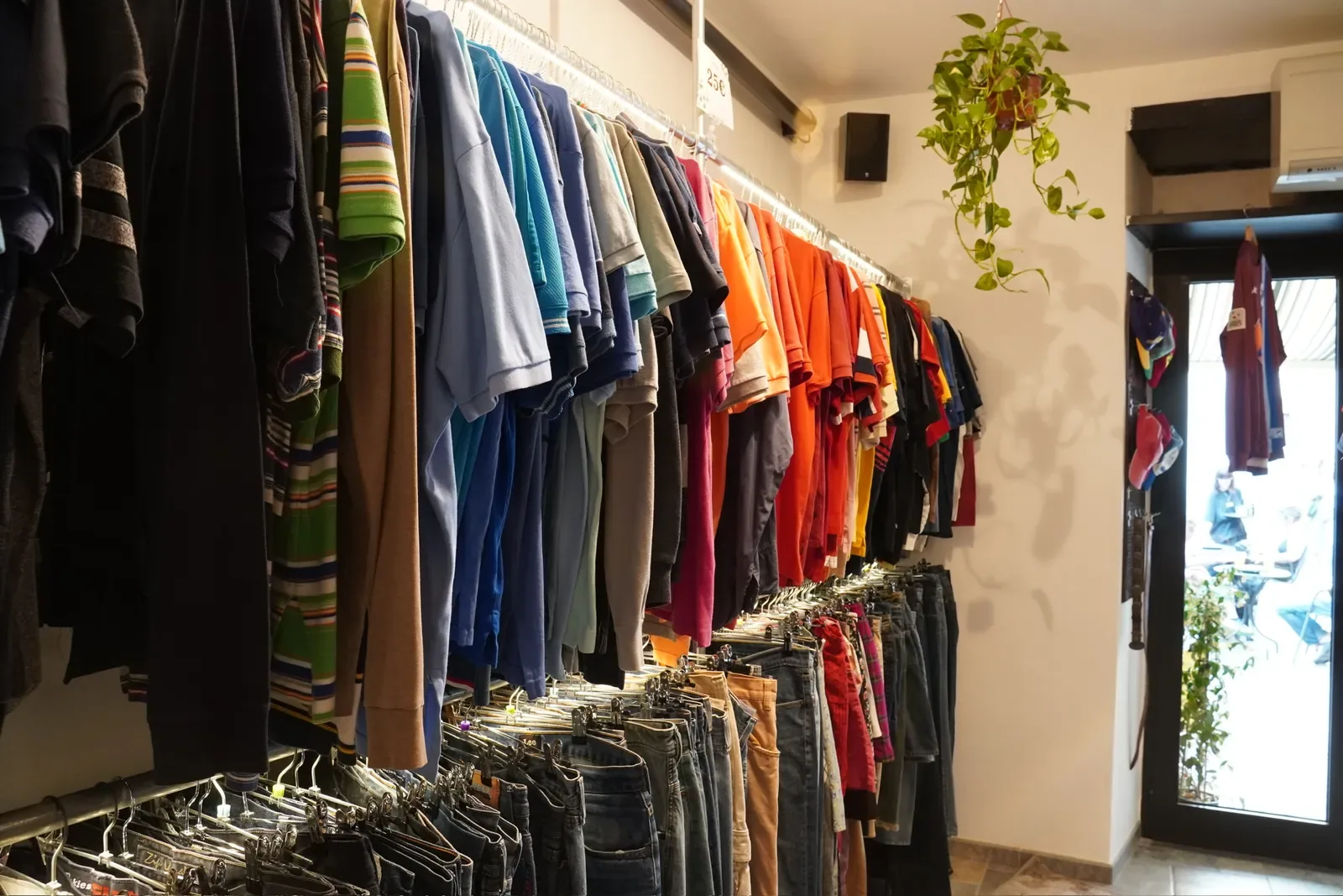 Bira Bottega — interno bottega, Via Anghileri 22 Lecco